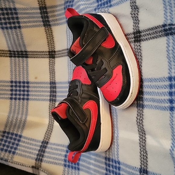 Nike Borough's 6C - Picture 2 of 6